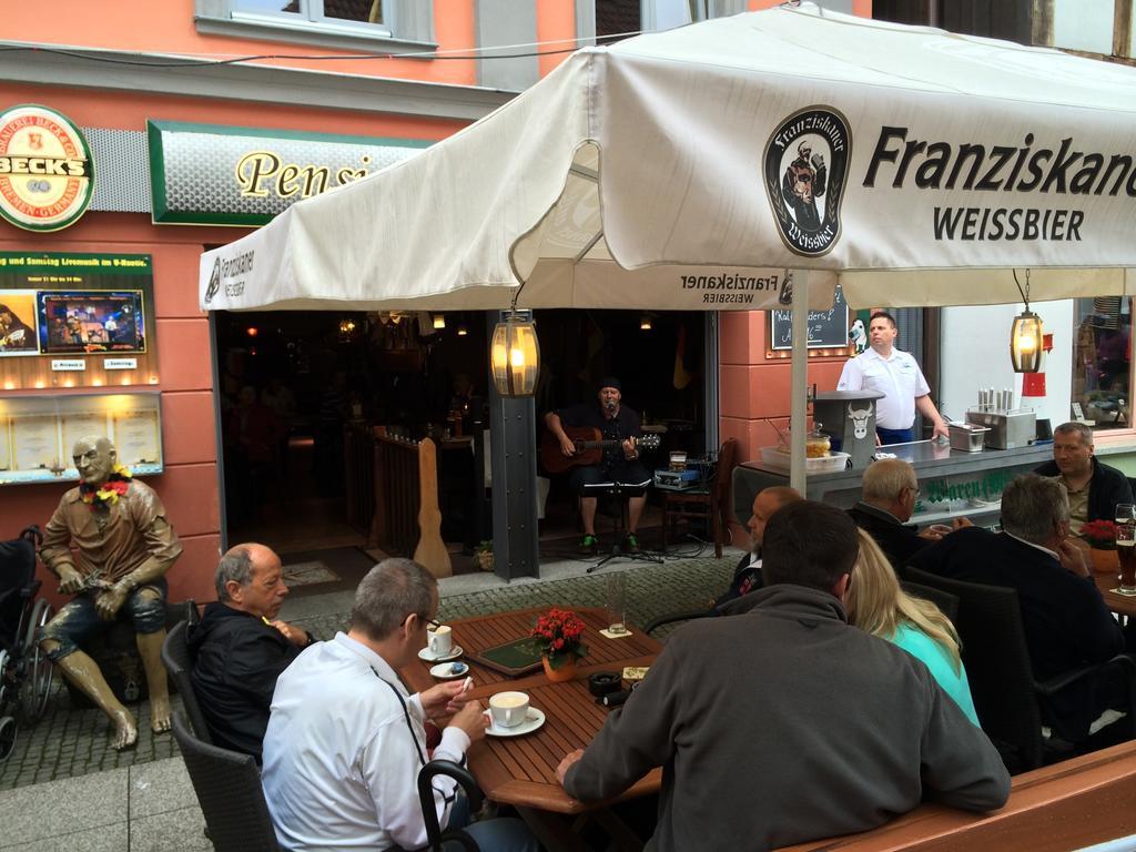 U-Nautic Restaurant & Pension Waren  Buitenkant foto