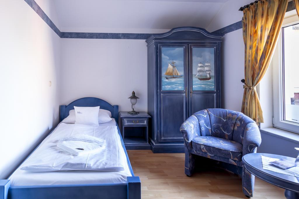 U-Nautic Restaurant & Pension Waren  Kamer foto